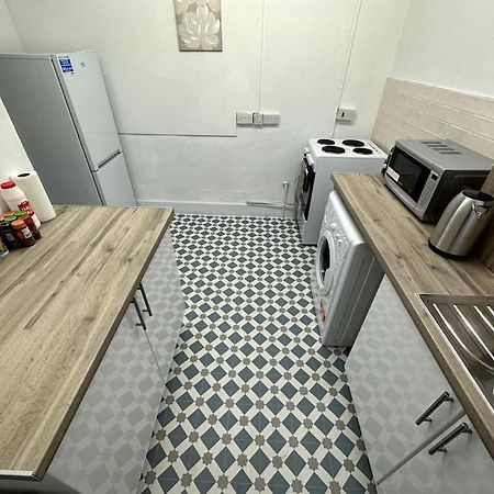 Spectacular 2 Bedroom On Tower Bridge Лондон Екстериор снимка